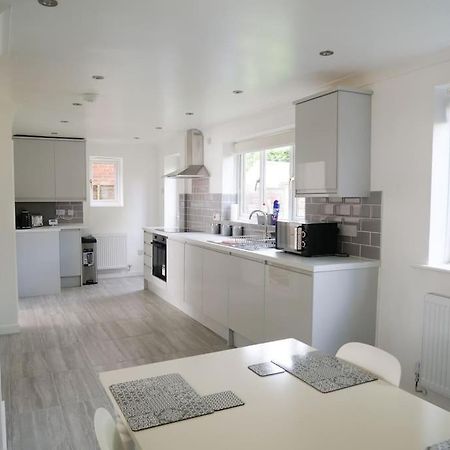 Cosy Four Bed Property With En-Suite Near To Nec Birmingham Airport And The City Екстериор снимка