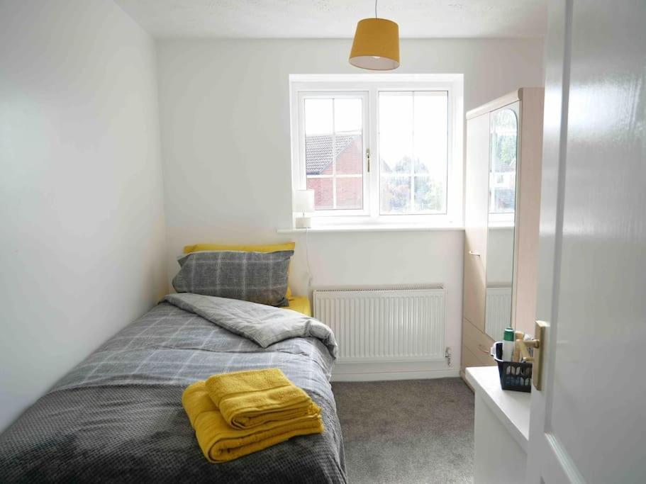 Cosy Four Bed Property With En-Suite Near To Nec Birmingham Airport And The City Екстериор снимка